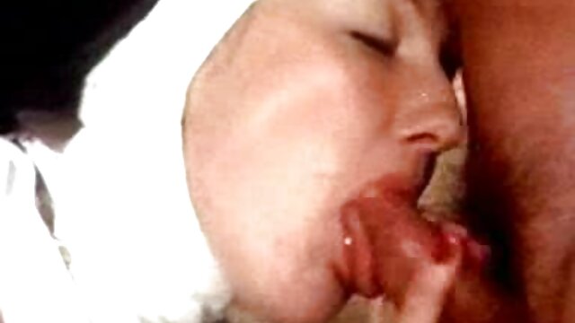 आश्चर्यजनक :  Frizzy कपाल भएको गोरो केटी कट्टर गुदा बाट cums वयस्क लागि चलचित्र 